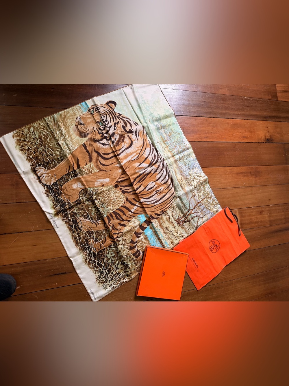 Hermes 90cm with Tigre Du Bengale Scarf NWOT with original folds